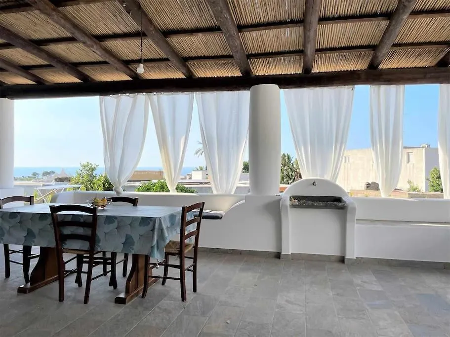 Casa Rina, In Centro A Malfa Vila 0*, Malfa (Salina) Itália